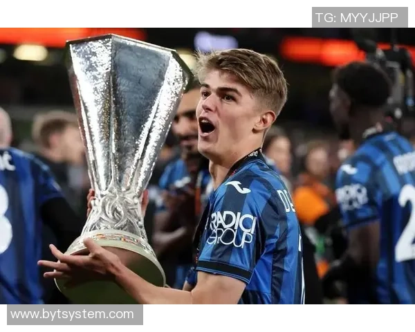 欧冠激战国米逆转那不勒斯争议判罚引发全场热议