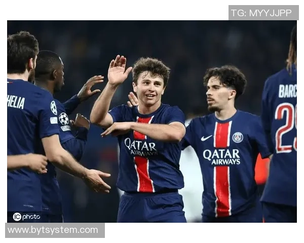 欧冠焦点战巴黎圣日耳曼与里昂握手言和乌龙球成比赛转折点