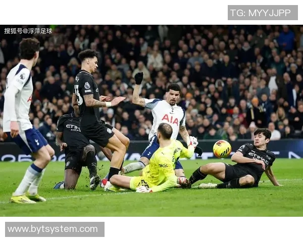 足总杯曼城大胜拜仁五球逆转引发争议判罚全场沸腾