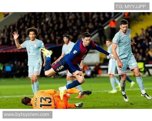 巴萨与里昂友谊赛战平两队转会传闻引发热议