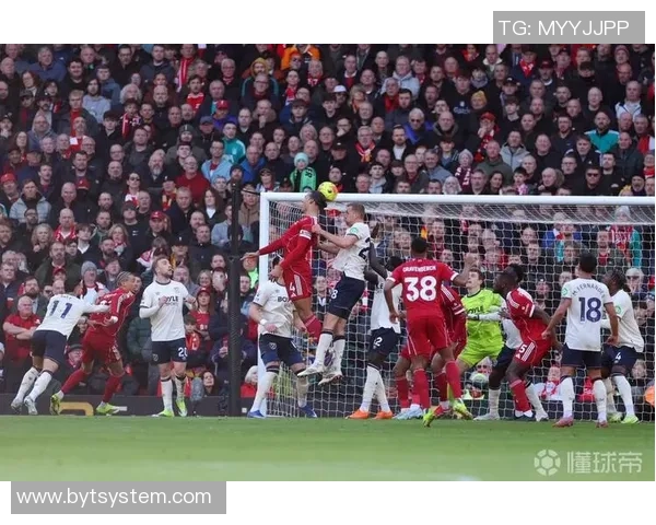 足总杯精彩对决利物浦狂胜那不勒斯乌龙球引爆全场热情 足总杯精彩对决利物浦狂胜那不勒斯乌龙球引爆全场热情